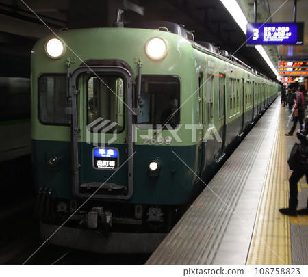 [KH] Keihan Omoto Line 2600 series (semi-express - 7-car train: Yodoyabashi ⇔ Demachiyanagi) 108758823
