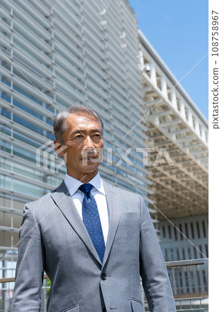 Middle businessman office building blue sky Middle businessman office building blue sky 108758967