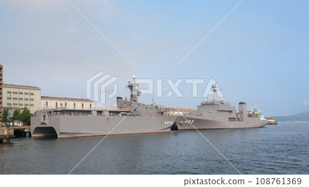 海上自衛隊聲學測量船播磨號和室戶建造船 108761369