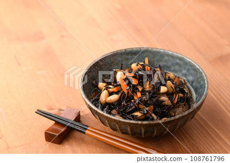 營養豐富的水煮羊棲息 營養豐富的水煮羊棲息 108761796