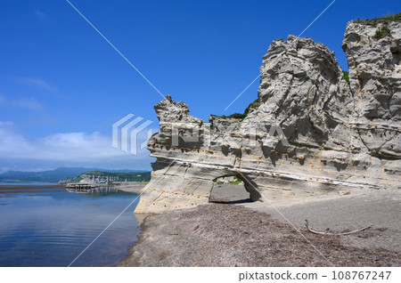 乙部町白子海岸、庫古里岩 乙部町白子海岸、庫古里岩 108767247