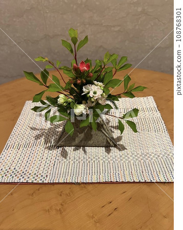紅白插花(新年裝飾) 紅白插花(新年裝飾) 108768301