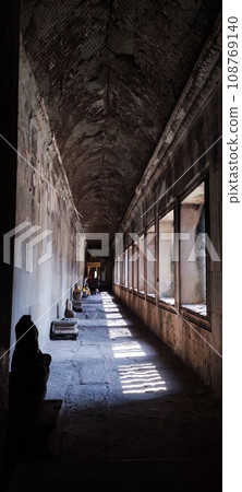 Angkor Wat front view Angkor Wat front view 108769140