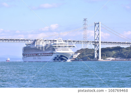 Passing through the Kanmon Strait Passing through the Kanmon Strait 108769468