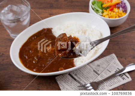 咖哩味道鮮美,肉質鮮嫩 咖哩味道鮮美,肉質鮮嫩 108769836