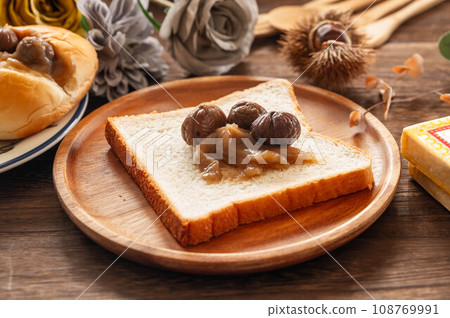 Bread topped with chestnuts 108769991