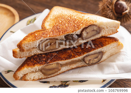 chestnut hot sandwich 108769996
