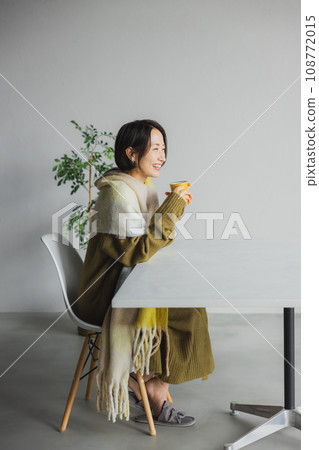 針織的中間女人 108772015