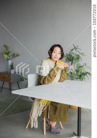 針織的中間女人 108772018