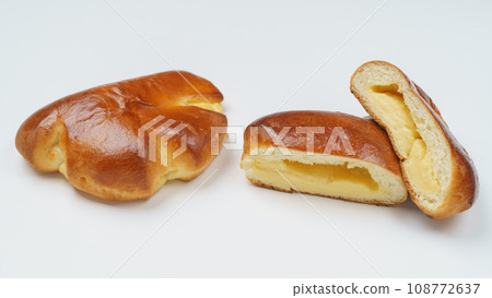 Cream bread Cream bread 108772637