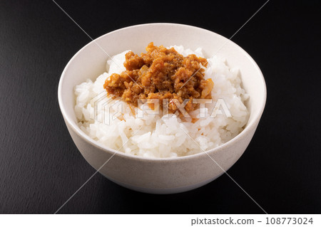 Scallop chili oil (edible chili oil) 108773024