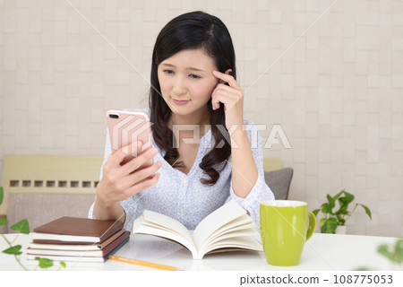 智能手機的女人 智能手機的女人 108775053