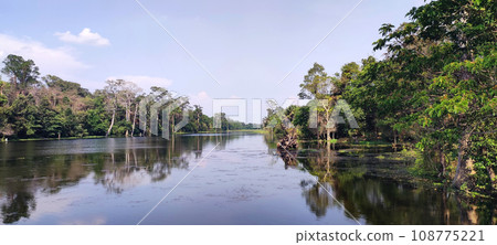 Angkor Thom entrance river 108775221