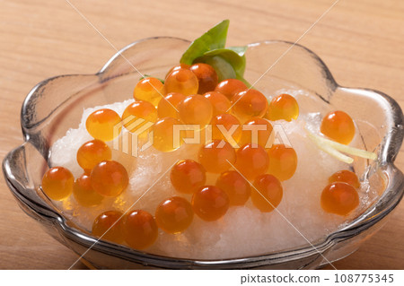 Grated salmon roe radish Grated salmon roe radish 108775345
