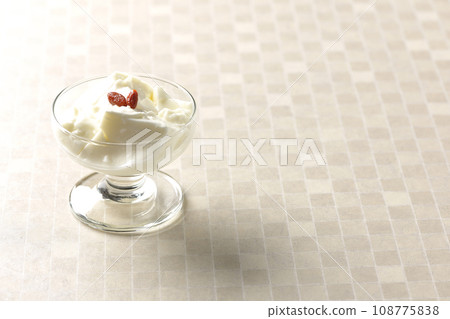 Almond tofu in a dessert cup 108775838