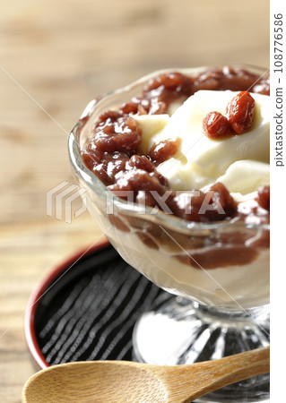 Almond tofu and plenty of red bean paste in a dessert cup Almond tofu and plenty of red bean paste in a dessert cup 108776586