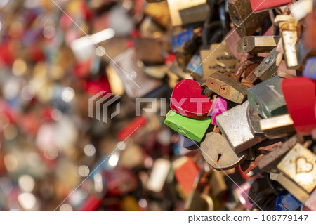 Many locks hang on the Hohenzollern bridge 108779147