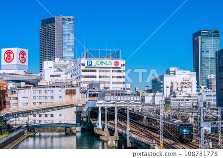 Yokohama cityscape in Japan View of Sotetsu Line Yokohama Station and departing trains 108781778