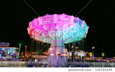 羊茅與歌山濱海城燈飾 羊茅與歌山濱海城燈飾 108784204