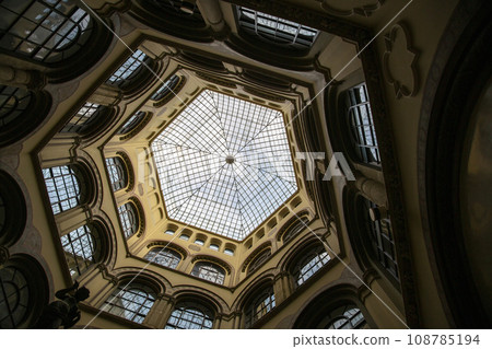 View of the dome of the building from the inside View of the dome of the building from the inside 108785194