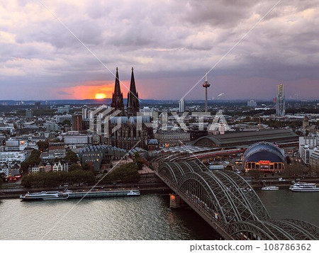Sunset over Cologne 108786362