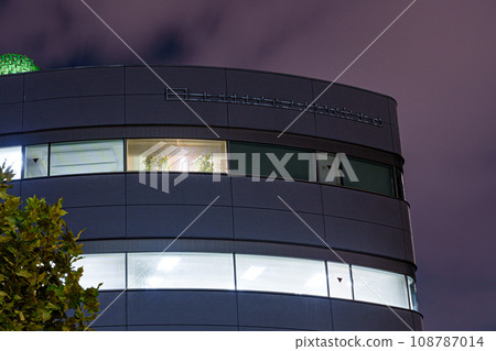 Johnny's office at night (currently SMILE-UP) 108787014