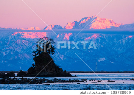 Tateyama mountain range (Tsurugi-dake) at dusk as seen from the Amaharashi coast Tateyama mountain range (Tsurugi-dake) at dusk as seen from the Amaharashi coast 108788969