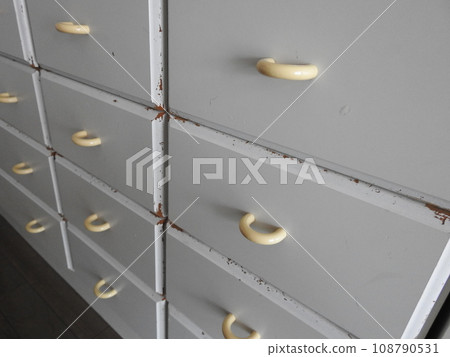 白色抽屜櫃,抽屜櫃,抽屜櫃 白色抽屜櫃,抽屜櫃,抽屜櫃 108790531