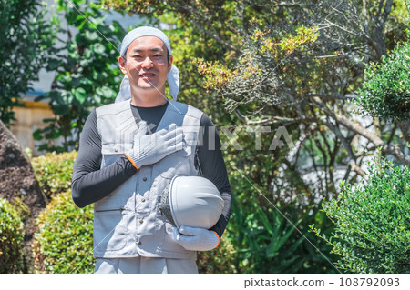 Gardener, carpenter, civil engineering, construction management, site supervisor, landscaping, gardener, arborist, arborist (gardening) 108792093