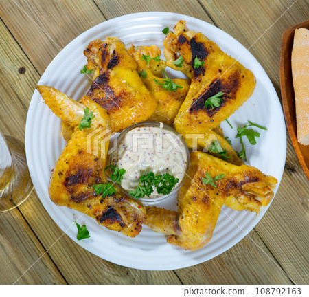 Roasted chicken wings 108792163