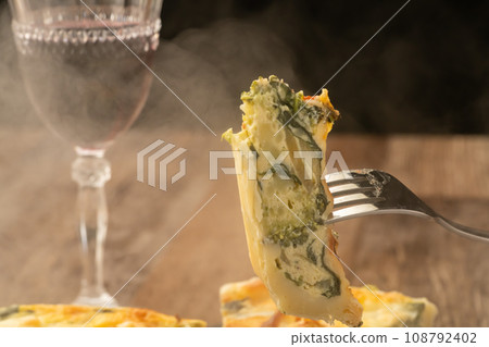 用筷子做乳蛋餅 108792402