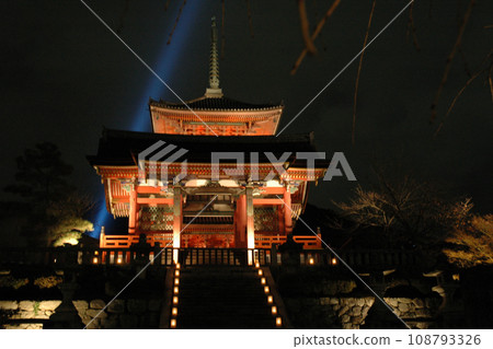 Kyoto, night visit - Kiyomizu Temple illuminated, precincts, stroll Kyoto, night visit - Kiyomizu Temple illuminated, precincts, stroll 108793326