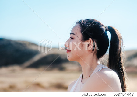 女性、自然、伸展、皮拉提斯、瑜伽 108794448