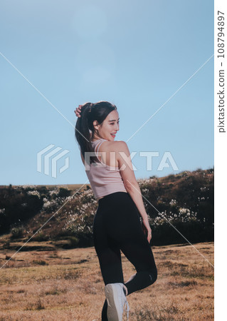 Women sporty natural fitness 108794897