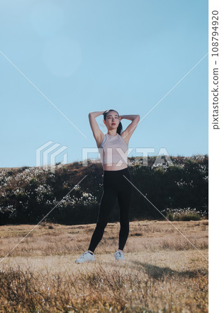 Women sporty natural fitness Women sporty natural fitness 108794920