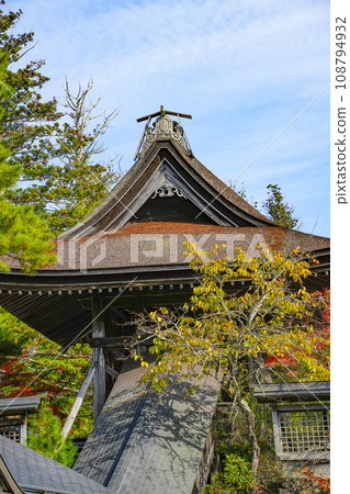 Six o'clock bell at Kongobuji Temple in Koyasan in autumn Six o'clock bell at Kongobuji Temple in Koyasan in autumn 108794932