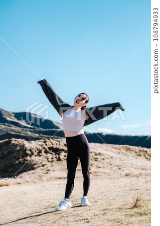 女性運動自然健身 108794933