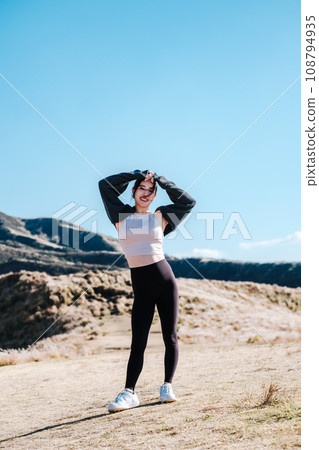 Women sporty natural fitness 108794935