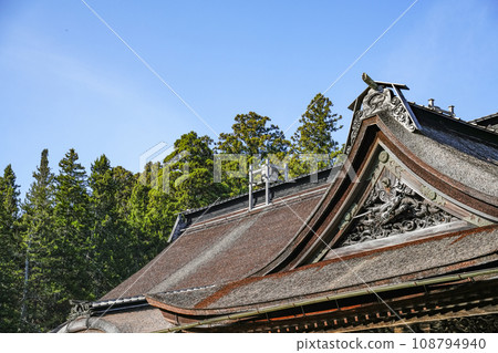 Roof of Kongobuji Temple, the head temple of the Koyasan Shingon Sect 108794940