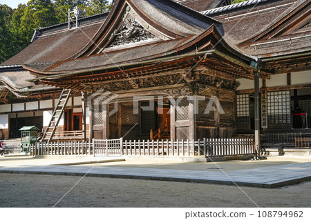 Main entrance of Koyasan Shingon sect head temple “Kongobuji” Main entrance of Koyasan Shingon sect head temple “Kongobuji” 108794962
