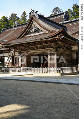 Main entrance of Koyasan Shingon sect head temple “Kongobuji” 108794965