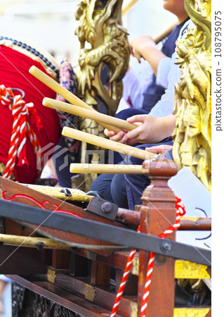 Takasaki City Takasaki Festival People riding on floats and beating drums 108795075