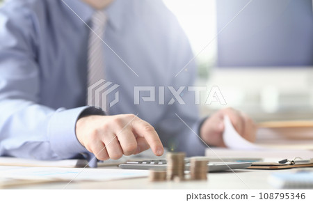 Bookkeeper Calculate Expenses Tax Report Process Bookkeeper Calculate Expenses Tax Report Process 108795346