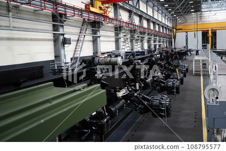 Heavy wheeled tractor on the assembly 108795577