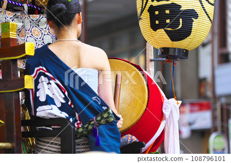 Takasaki City Takasaki Festival People riding on floats and beating drums Takasaki City Takasaki Festival People riding on floats and beating drums 108796101