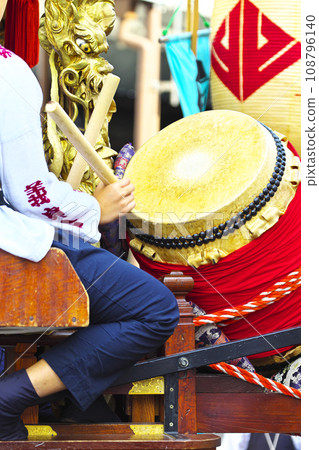 Takasaki City Takasaki Festival People riding on floats and beating drums Takasaki City Takasaki Festival People riding on floats and beating drums 108796140