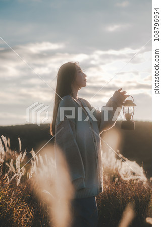 一個獨自旅行的女人 一個獨自旅行的女人 108796954