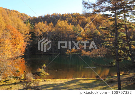 Mishaka Pond [Toyohira, Chino City, Nagano Prefecture / Ministry of Agriculture, Forestry and Fisheries ``100 Best Ponds'' / 100 Best Hometown Landscapes in Chino City)] 108797322