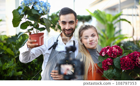 Vlogger Gardener Showing Camera Hortensia Flower Vlogger Gardener Showing Camera Hortensia Flower 108797353