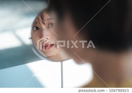 短髮女美容美容保養 108798923